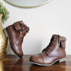 Mudd Cognac Faux Leather Combat Lace-Up Ankle Boots Knit Collar – Size 8M